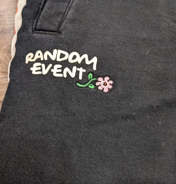 Randomevent x Puma joggers Size Large Floral - Picture 4 of 11